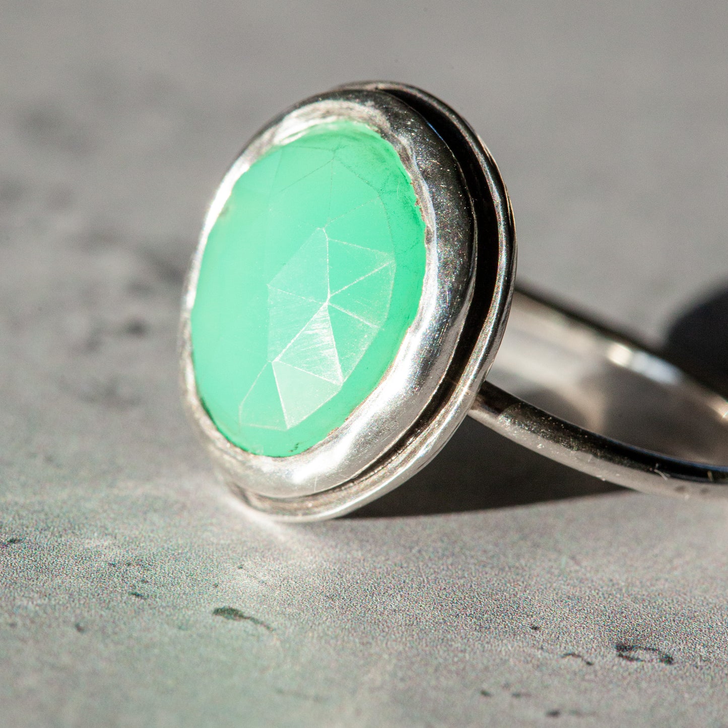 Minty Chrysoprase Ring - Size 10