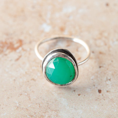 Minty Chrysoprase Ring - Size 10